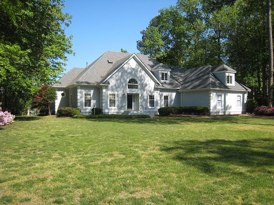 1st image of 928 Winthrope Dr