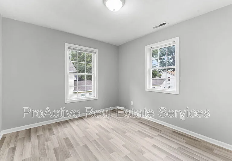 1415 Commerce Ave #1 — Photo 13