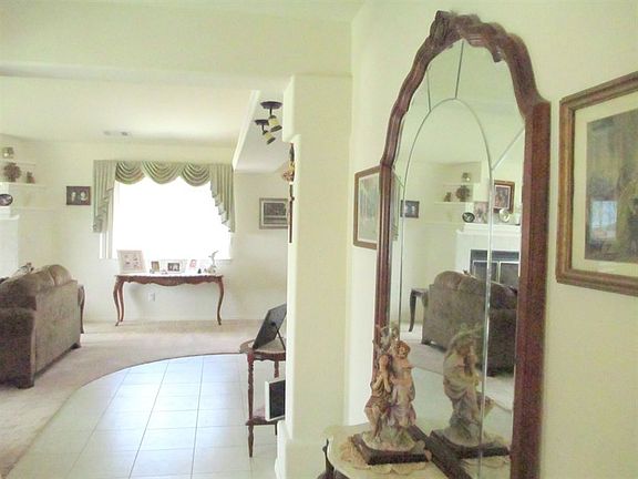 5th image of 855 Bernita Pl