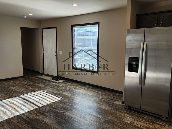 3rd image of 15 Grand Ave S #6