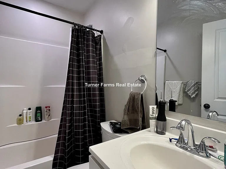 6 Fern St #R — Photo 5