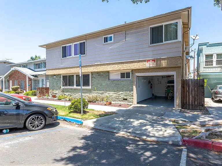 1057 E Appleton St #1 — Photo 35