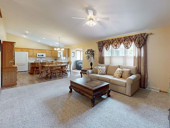 5th image of 1636 Kathy Dr