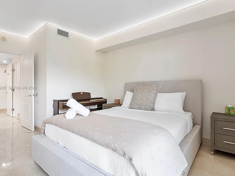 17555 Atlantic Blvd #508 — Photo 35