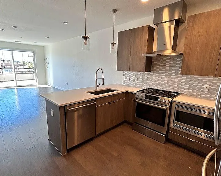 1616 S Broadway St #204 — Photo 2