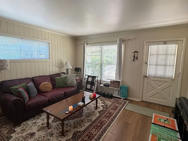 1924 S Meridian St — Photo 21