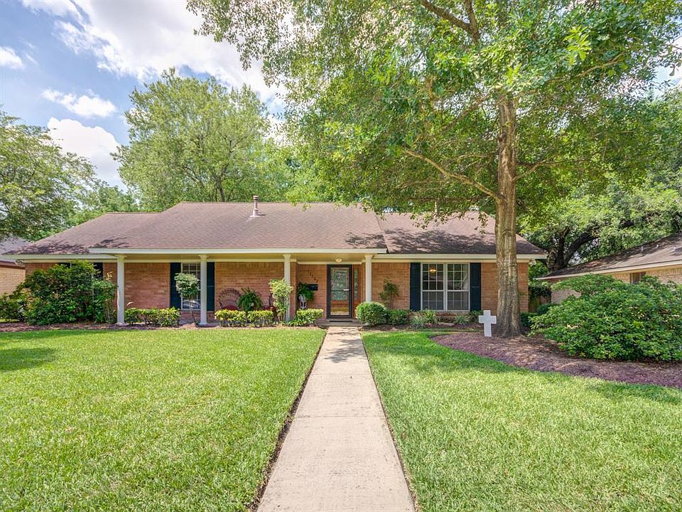 1st image of 15722 Buccaneer Ln