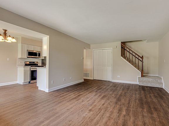 3rd image of 1012 Polk Ct #171