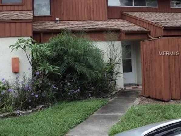 2054 Sunset Point Rd APT 33, Clearwater, FL 33765