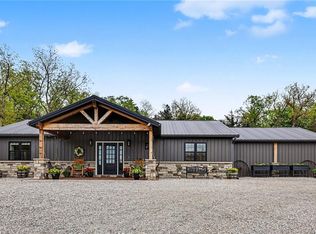 16 S Lakeview Rd, Mapleton, KS 66754