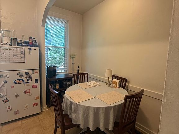 2nd image of 27 Welsford St APT 1