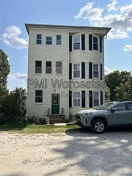 2 bed, 1.0 bath, $1,590 — Photo 2