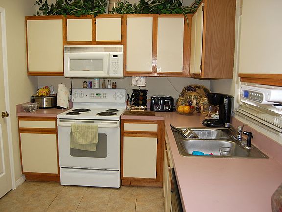 3rd image of 4202 Worthington Pl