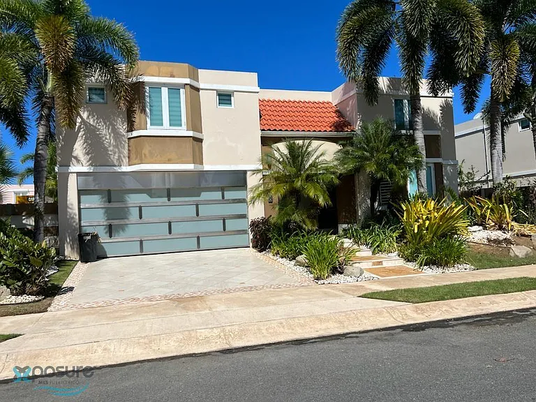 E-8 Paseo Los Corales I, Calle Golfo De Mejico, E  — Photo 1