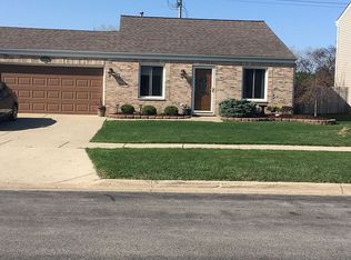 1325 Antigo Trl, Carol Stream, IL 60188