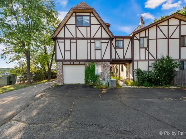 828 Village Quarter Rd APT F, West Dundee, IL 60118