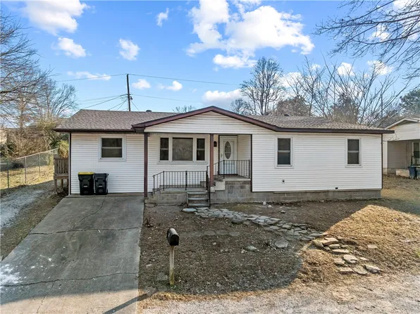 704 Beverly Dr, Harrison, AR 72601