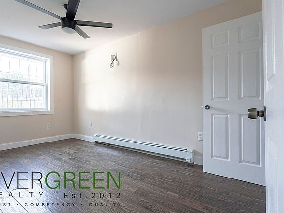 4th image of 1032 Greene Ave #3A