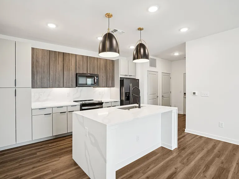 The Pullman Luxury Apartments — Photo 78