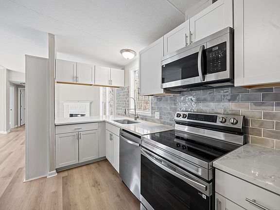 3rd image of 493 Winding Rdg