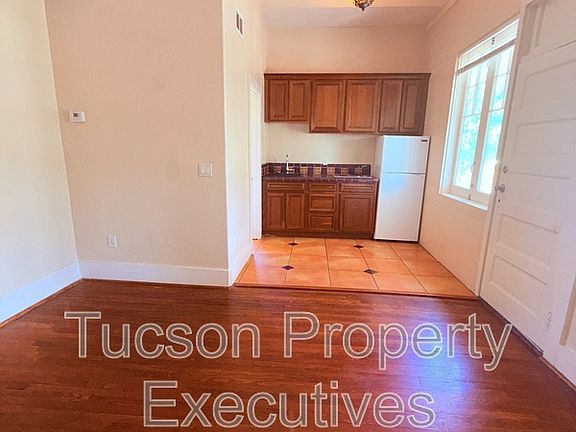 5th image of 502 E University Blvd #3