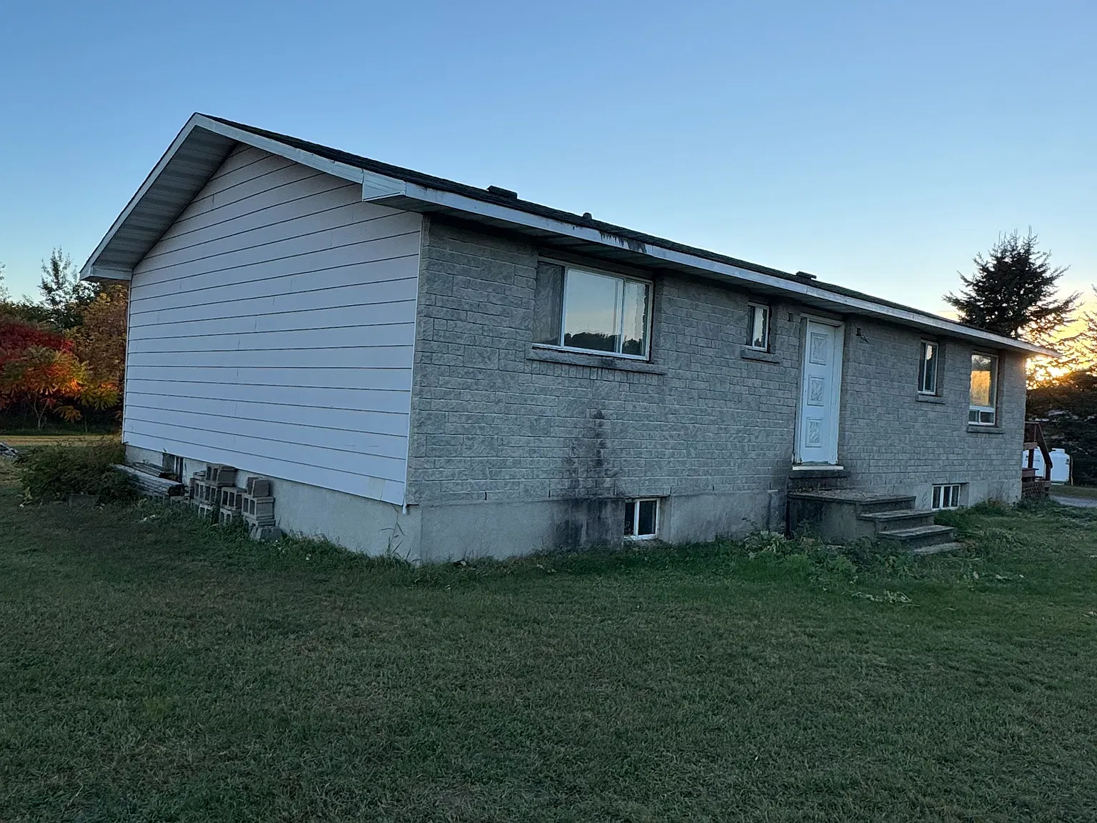 3 bed, $2,000 — Photo 2