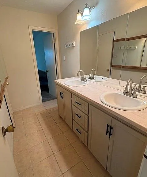 8306 Oakhaven Rd — Photo 6