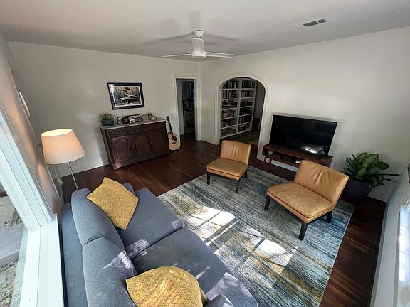 5th image of 2105 Montclaire St