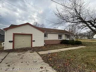 814 Division Rd photo 1