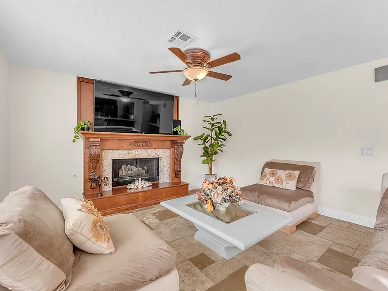 903 Possum Hill St — Photo 17