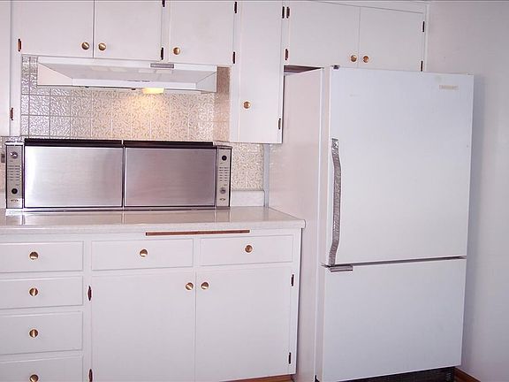 5th image of 1404 Sanders Dr