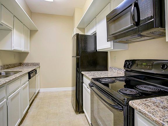 5th image of 548 Wilcrest Dr #548