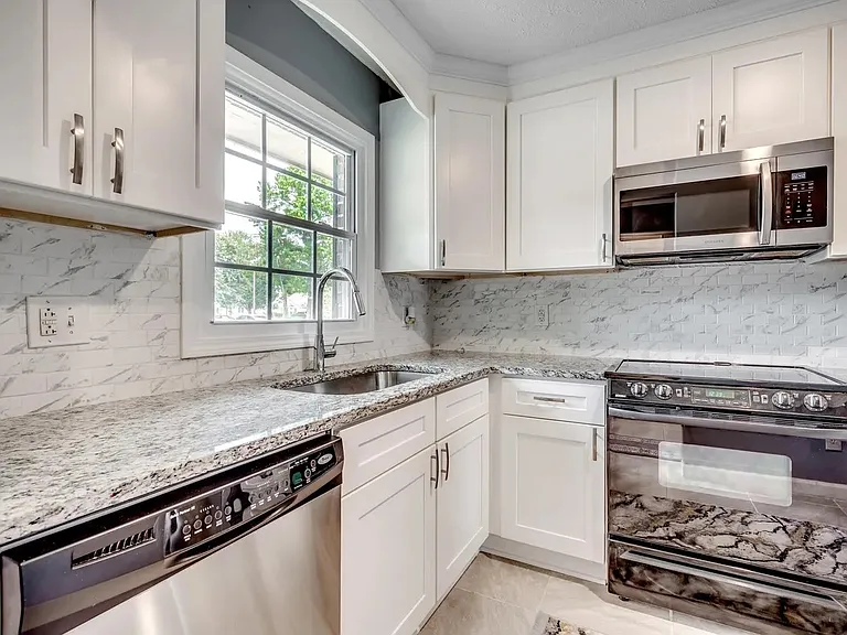 1025 Carolina Rd #M-4 — Photo 4