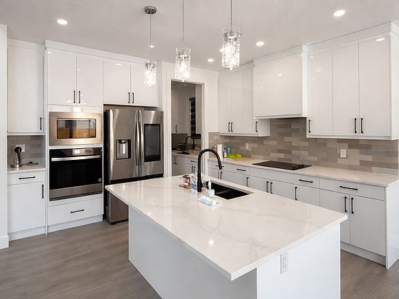 4th image of 280 165th Ave NE