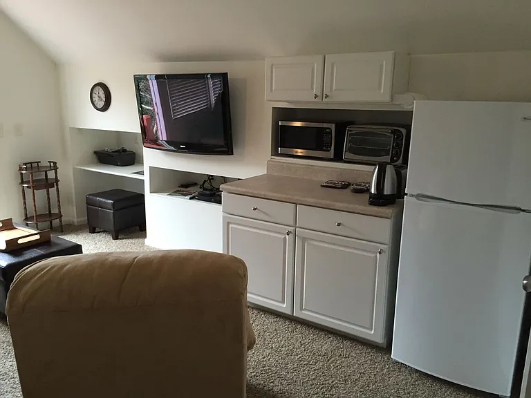 1180 E University Dr — Photo 10