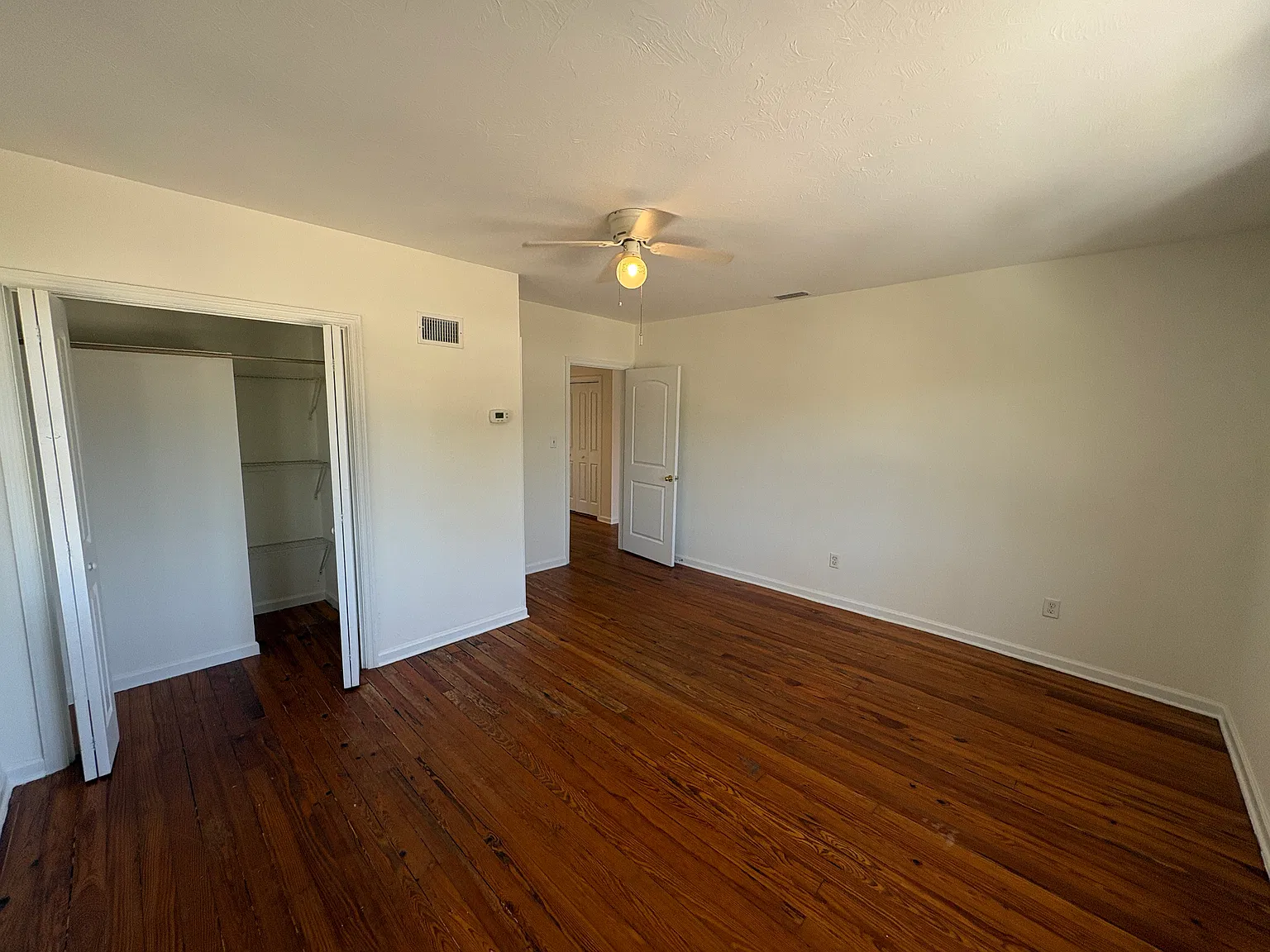 2 bed, 900 sqft, $1,250 — Photo 2