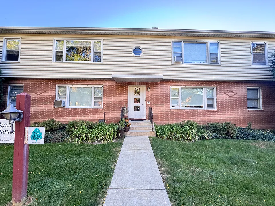 401 Palomino Ln #1N
