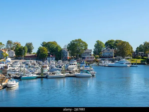 60 Fort Ave, Cranston, RI 02905