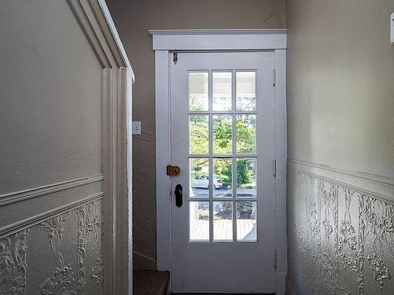 2nd image of 3991 Ballard Ave #2