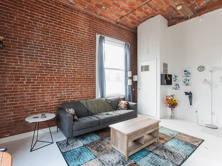 215 W 7th St #1301 — Photo 14