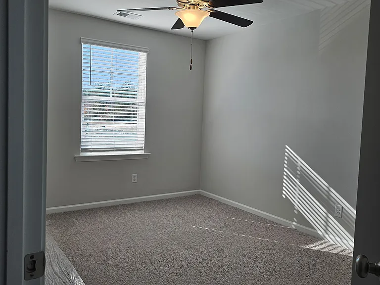 200 Justify Ave — Photo 18