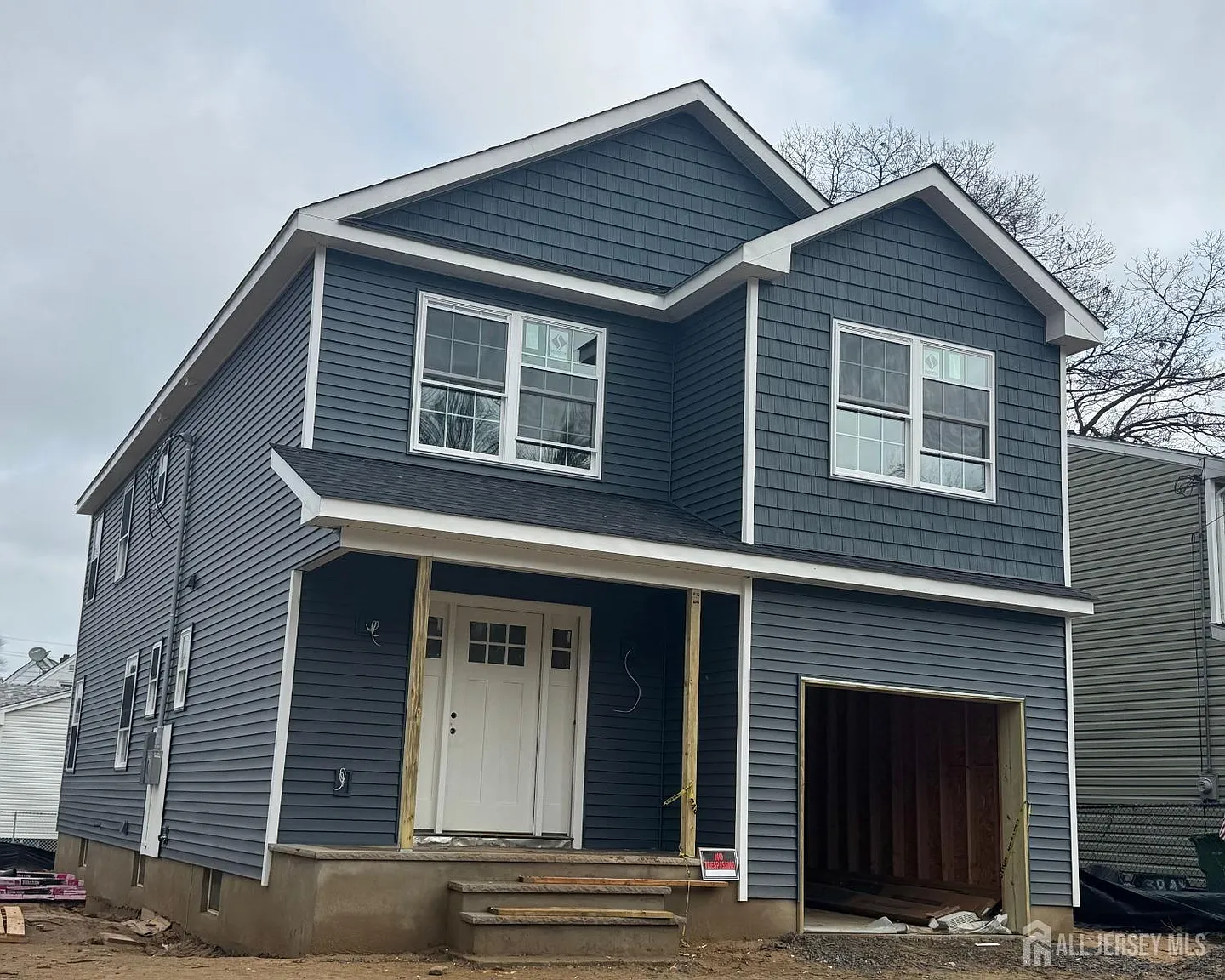 469 Brook Ave photo 1