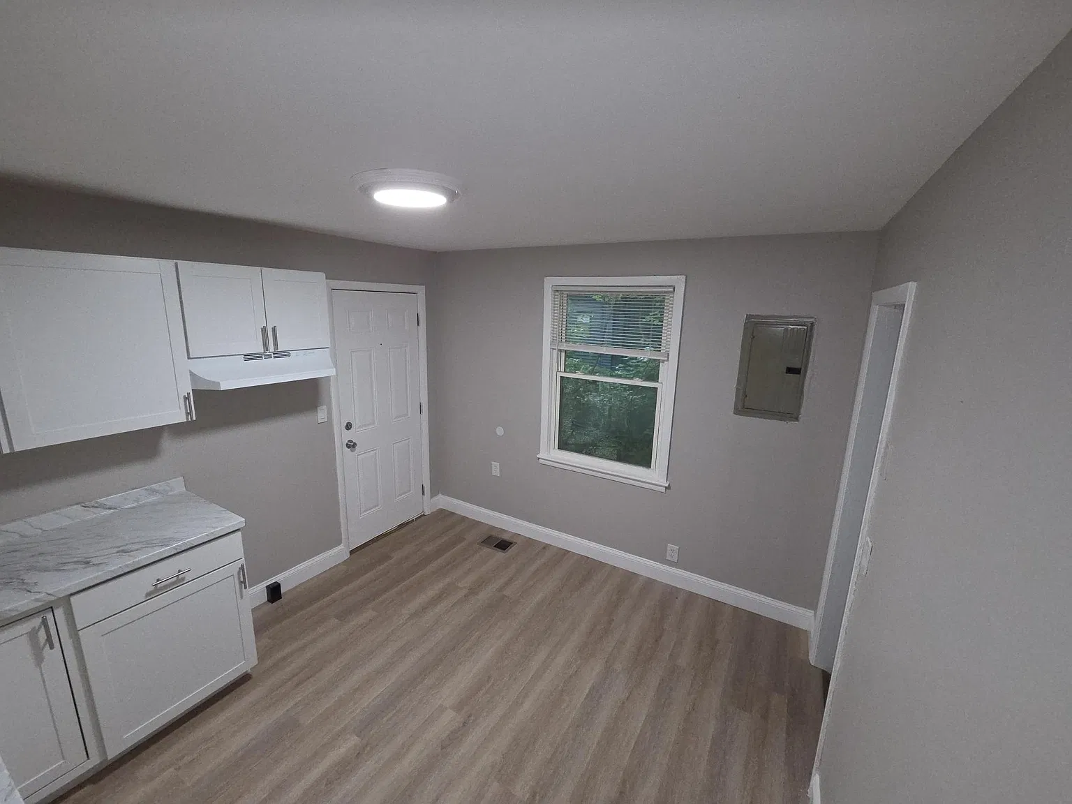 2 bed, 704 sqft, $1,950 — Photo 4