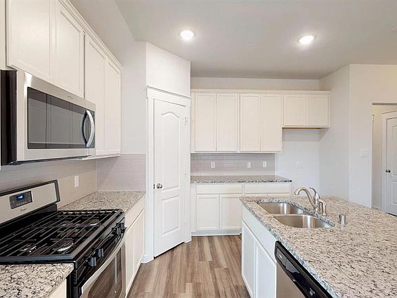 4th image of 6128 Hornwood Dr