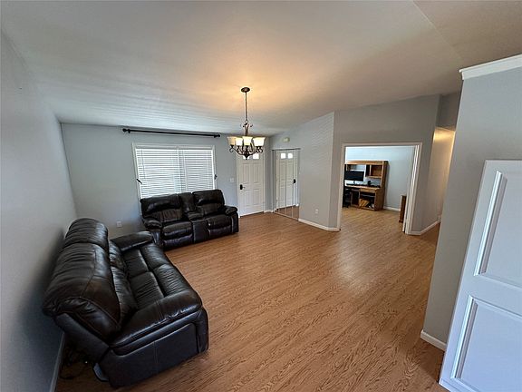 5th image of 2651 Acorn Dr