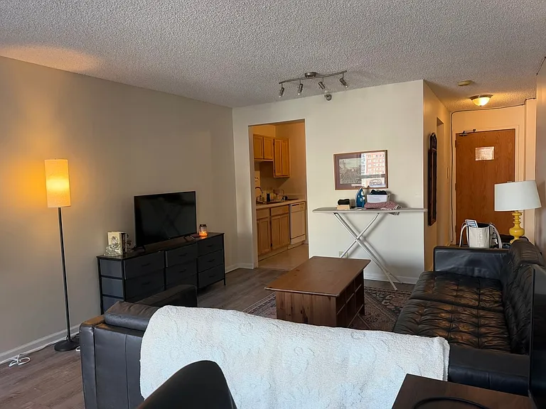 402 Harper Ave — Photo 8