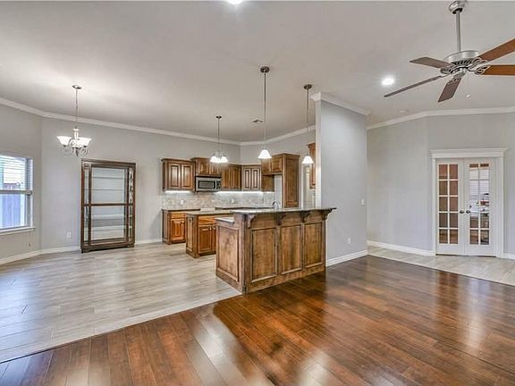 3rd image of 1505 Mead Ln