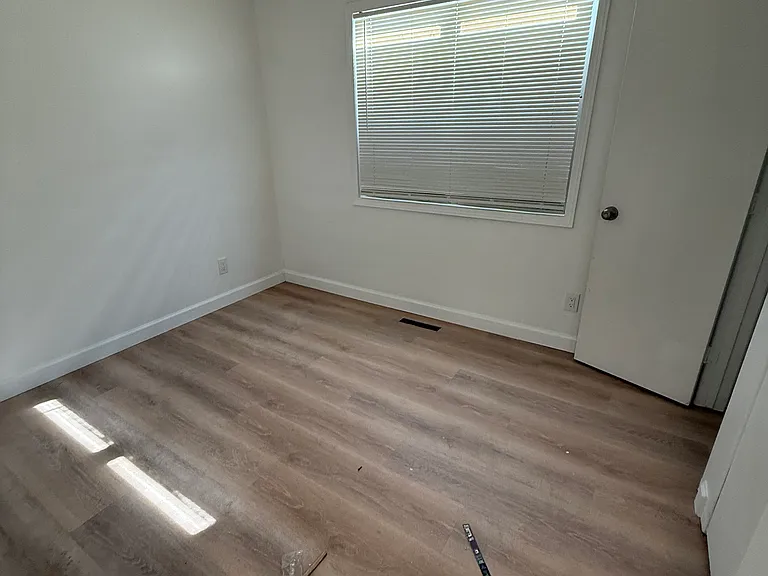 1614 E Arnold St — Photo 9