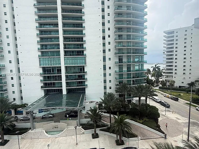 1300 Brickell Bay Dr #707 — Photo 2