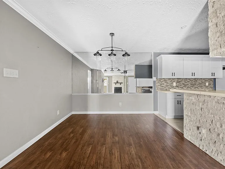 10673 Braes Bend Dr — Photo 17